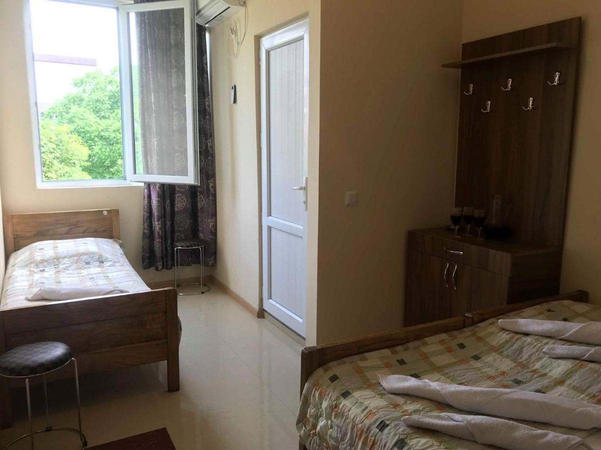 Twins Guest House By Black Sea Kobuleti Eksteriør bilde