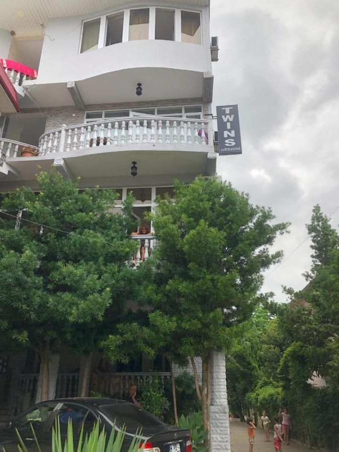 Twins Guest House By Black Sea Kobuleti Eksteriør bilde